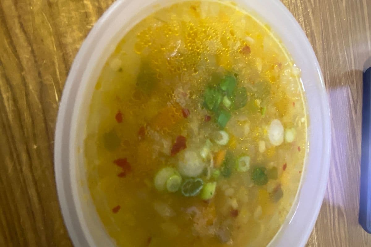 Hot &Sour chicken 🍲 Soup (12 ounces container )