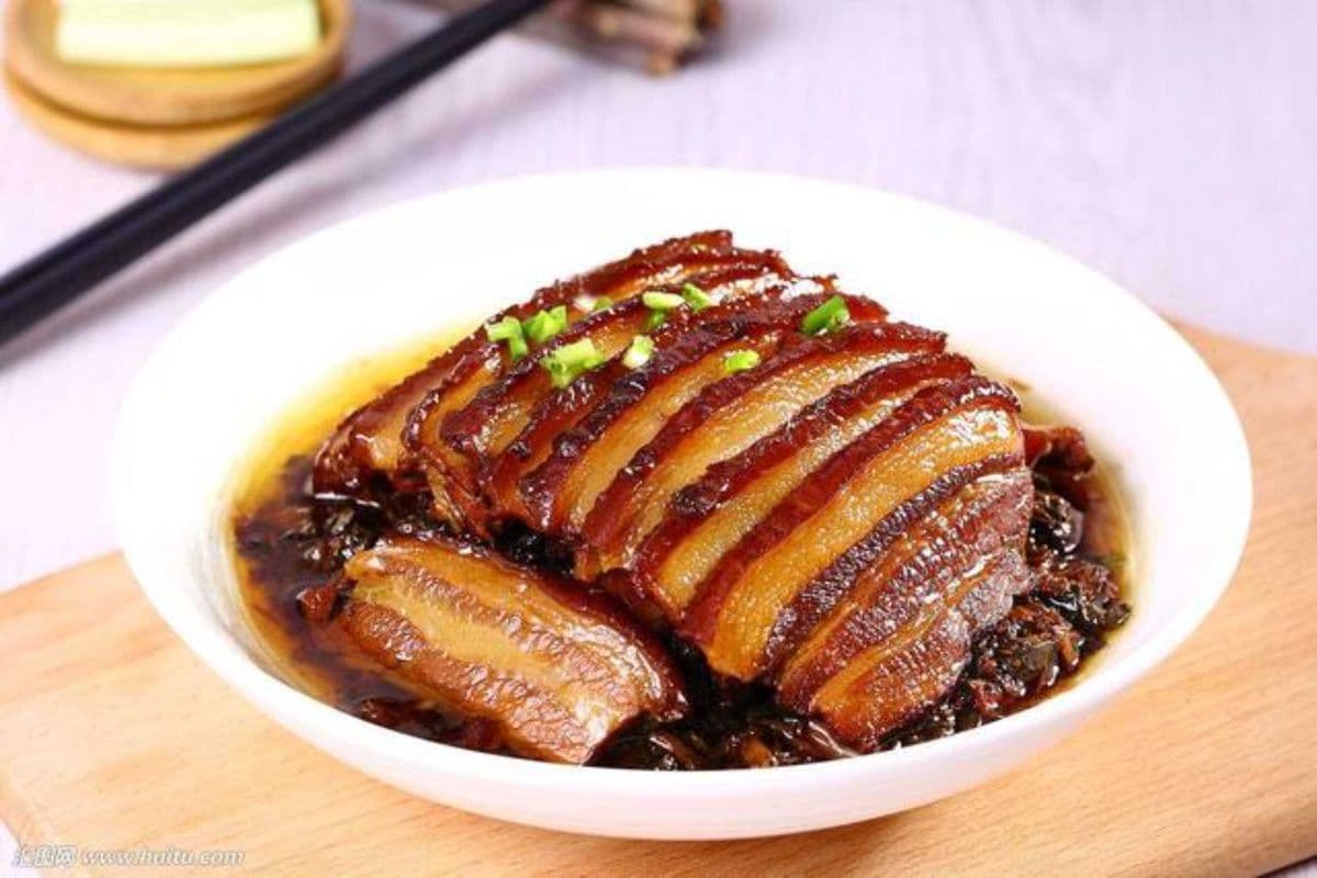 Pork Belly with Preserved Vegetables 客家梅菜扣肉