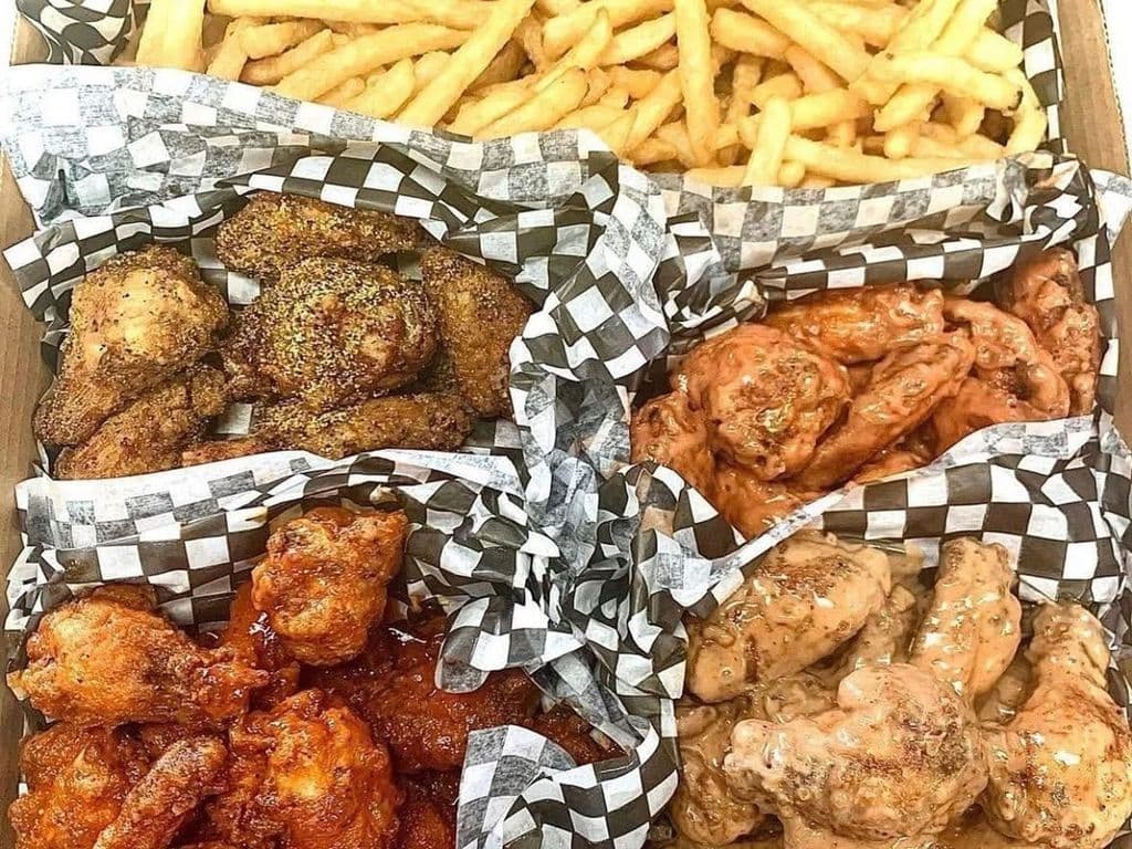 Skip Game Day Wing Platter with Large Fry