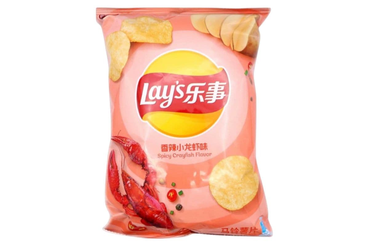 Lays Spicy Crayfish Flavor Chinese (70gm) (162 Cal)