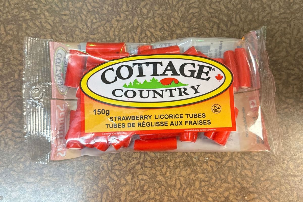 Strawberry Licorice Tubes (150g)