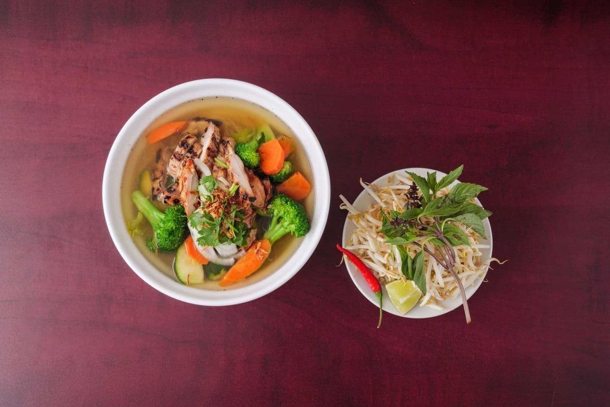 14. Pho ga nuong rau