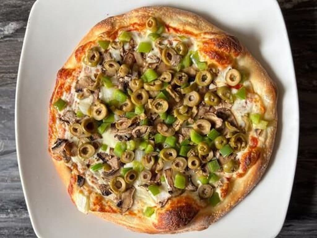 Regular Vegetarian Pizza