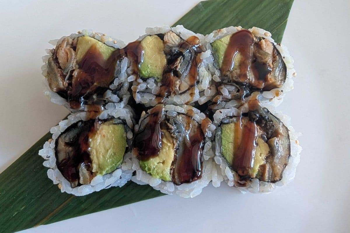 72. Unagi Avocado Maki Roll