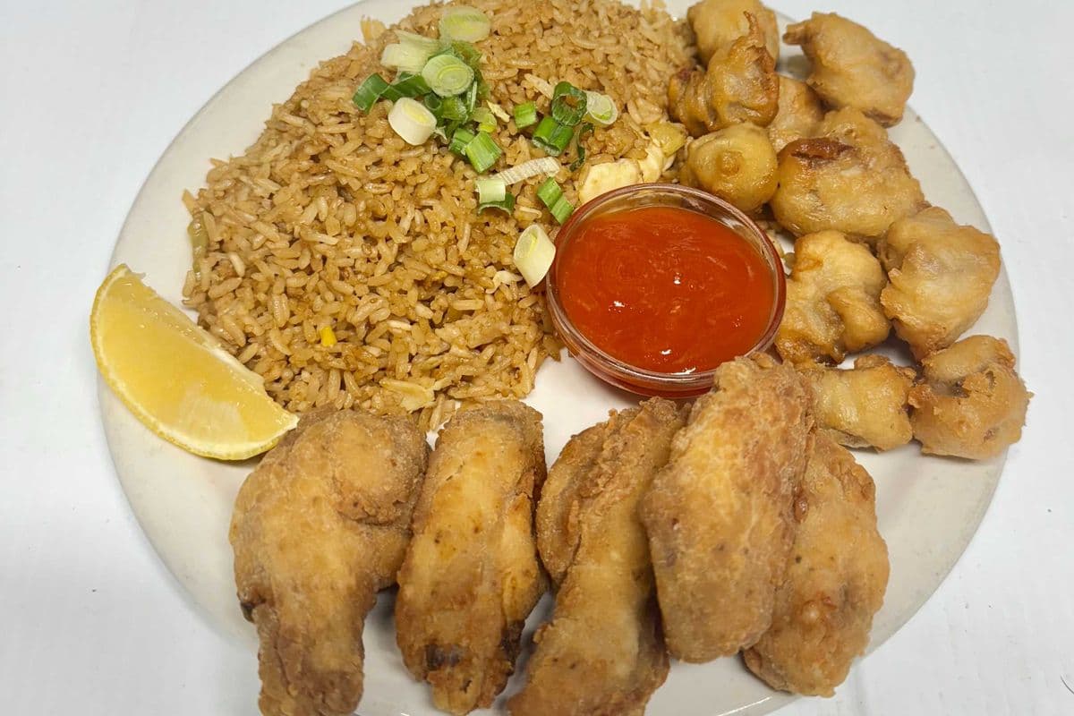 DAILY SPECIAL 4 (chicken fried rice, 8-10 sweet and sour spareribs,5 bonbon chicken wings) +sauce