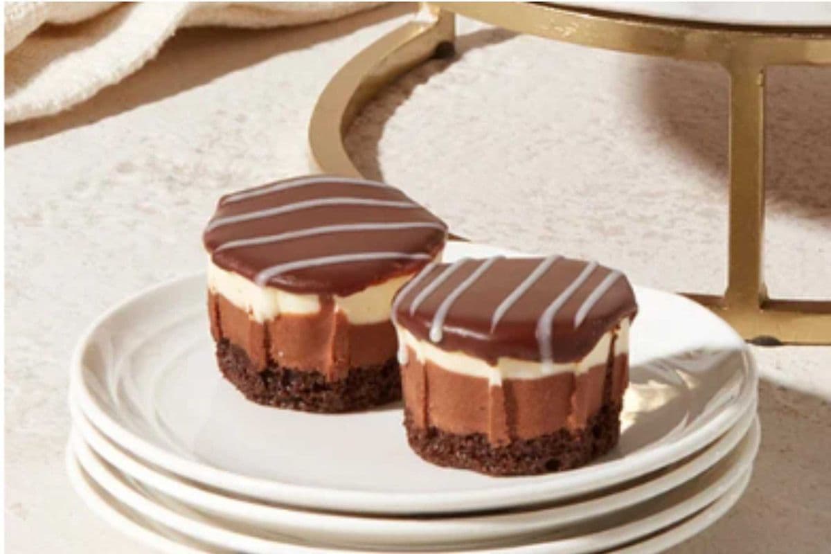 Mini Triple Chocolate Mousse cake (2')