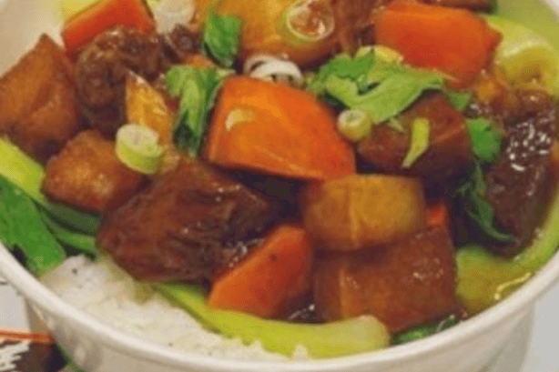 Braised Beef Brisket with Sauce on Rice 紅燒牛腩燴飯