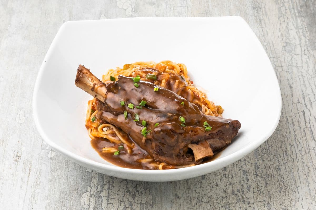 Jarret d’agneau braisé / Braised Lamb Shank