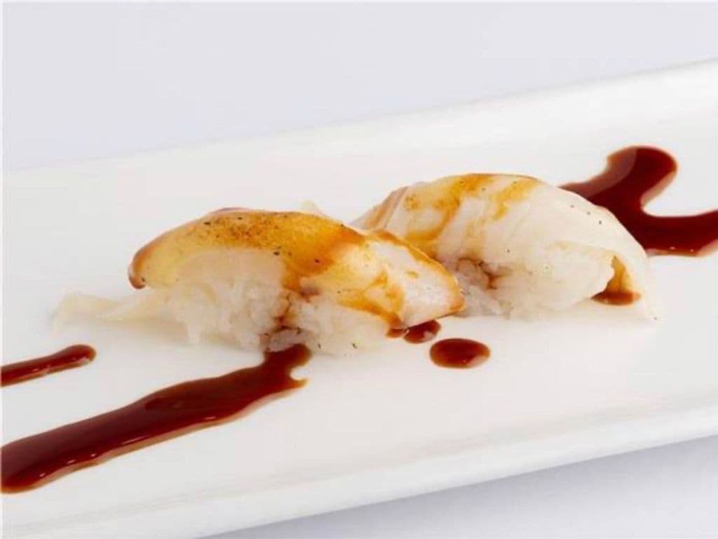 Torched Snapper Sushi (2pcs)