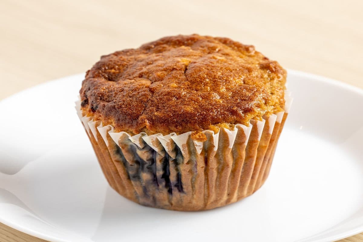OATMEAL & MIXED BERRY MUFFIN