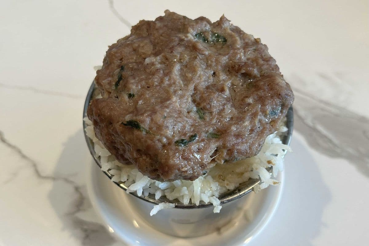 R3. Steamed Parsley Beef on Rice