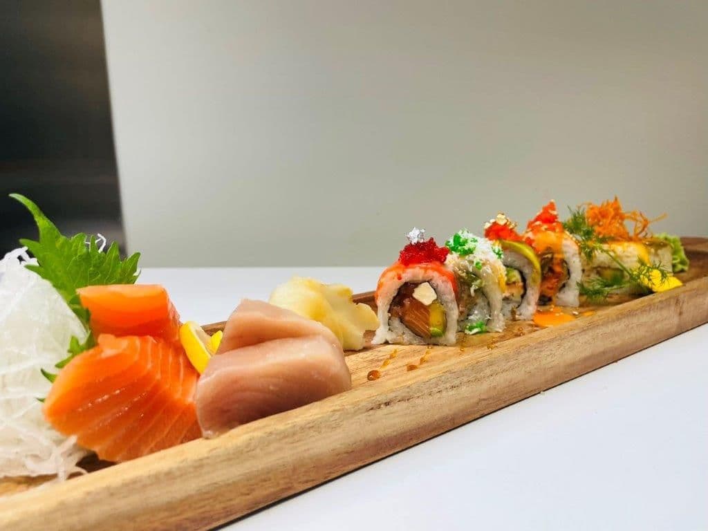 Sashimi & Sushi Roll Combo
