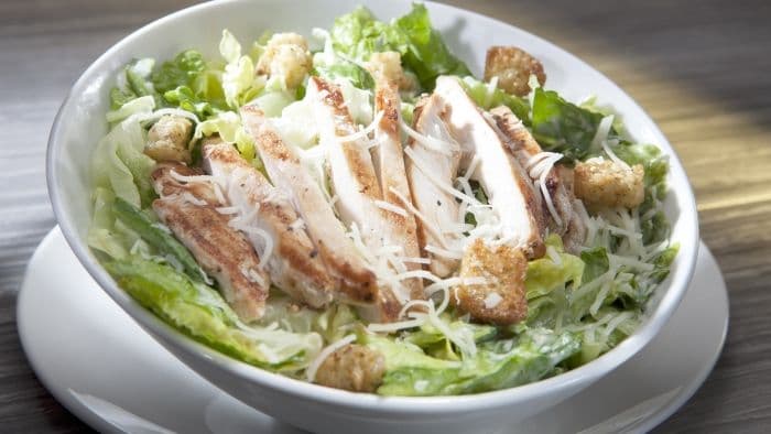 CHICKEN CAESAR ENTREE SALAD