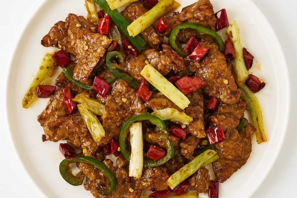 T9. Sauteed Beef with Wild Chilli Peppers (Spicy) - 野生椒牛肉(辣)