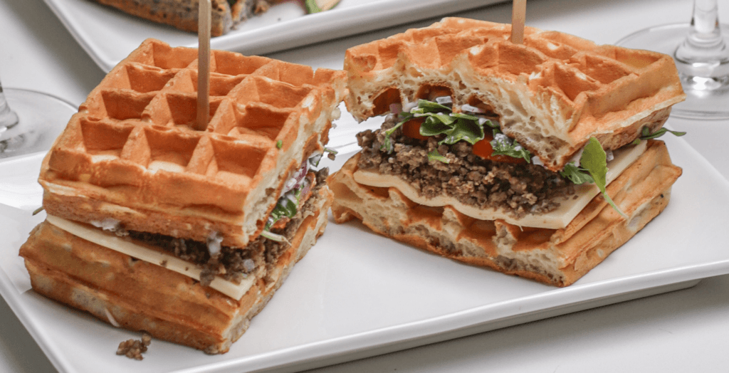 Gaufre sandwich au bœuf / Beef Waffle Sandwich