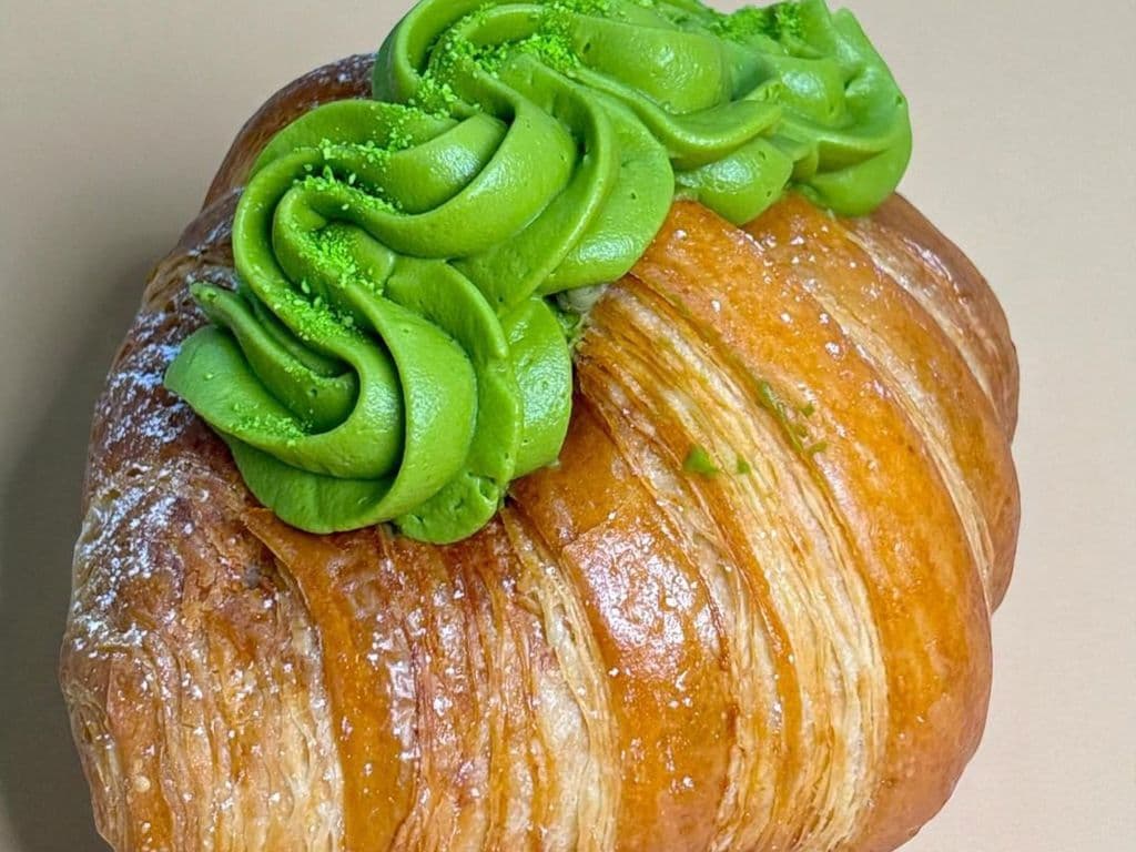 Croissant Matcha White