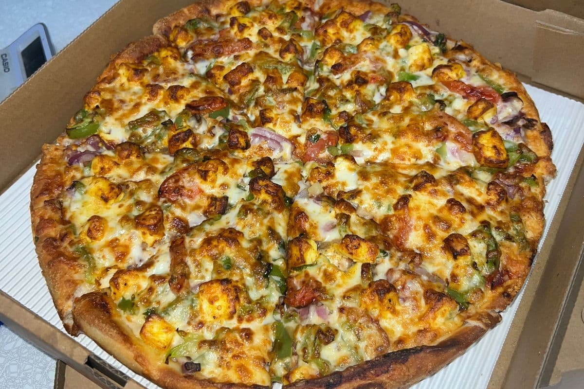 Large Paneer Special Pizza