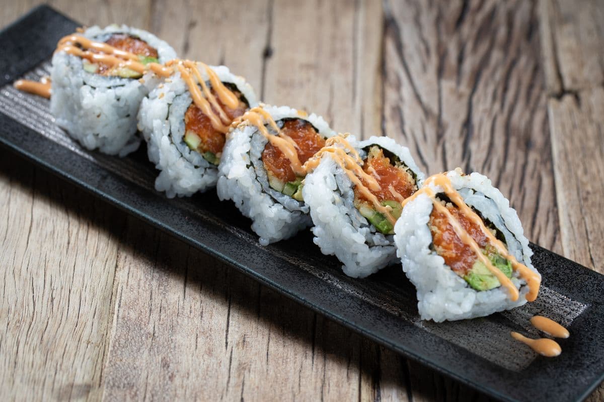 E08. Spicy Salmon Roll
