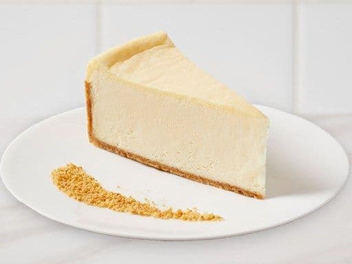 Classic Cheesecake Slice / Tranche de Gâteau au Fromage Classique
