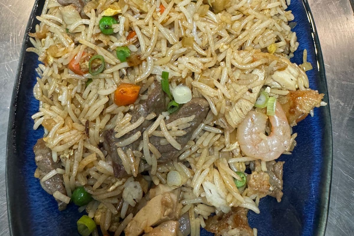 Fried Rice with Deluxe (Chicken, Shrimp & Beef)