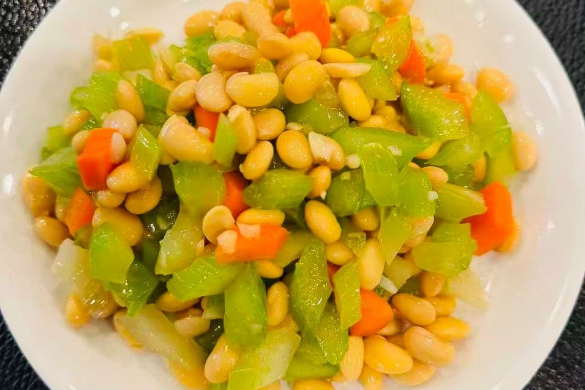 Fresh Celery and Soybeans Sala / 西芹黄豆