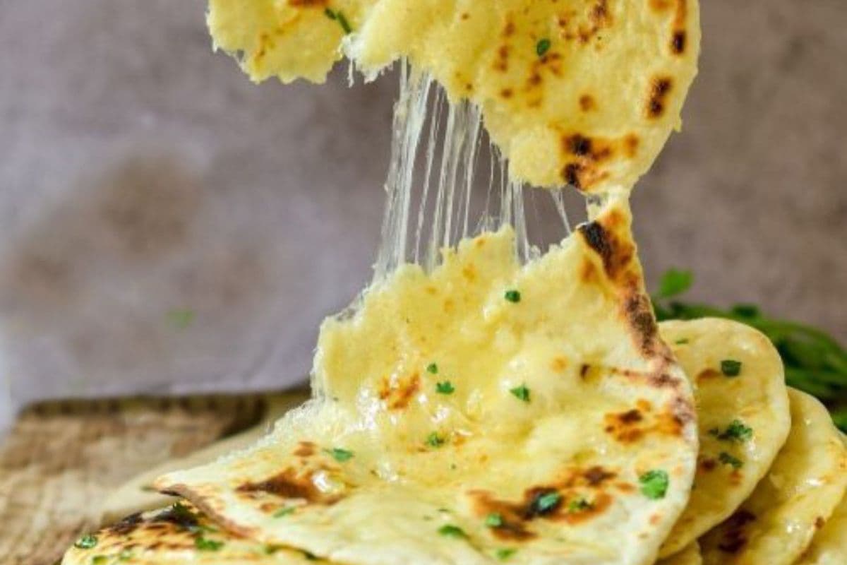 CHILLI CHEESE NAAN
