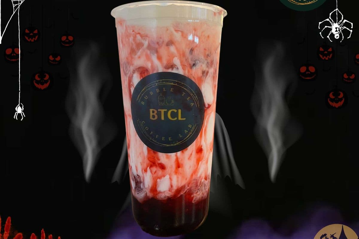 Vampire Blood (comes with black boba) (700ml)