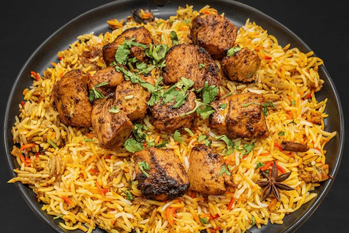 Masalaydar Boneless Chicken Tikka Biryani