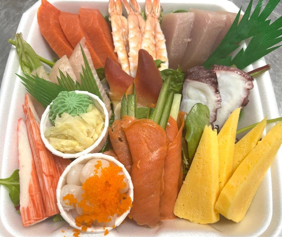 Assorted Sashimi (22 pcs)