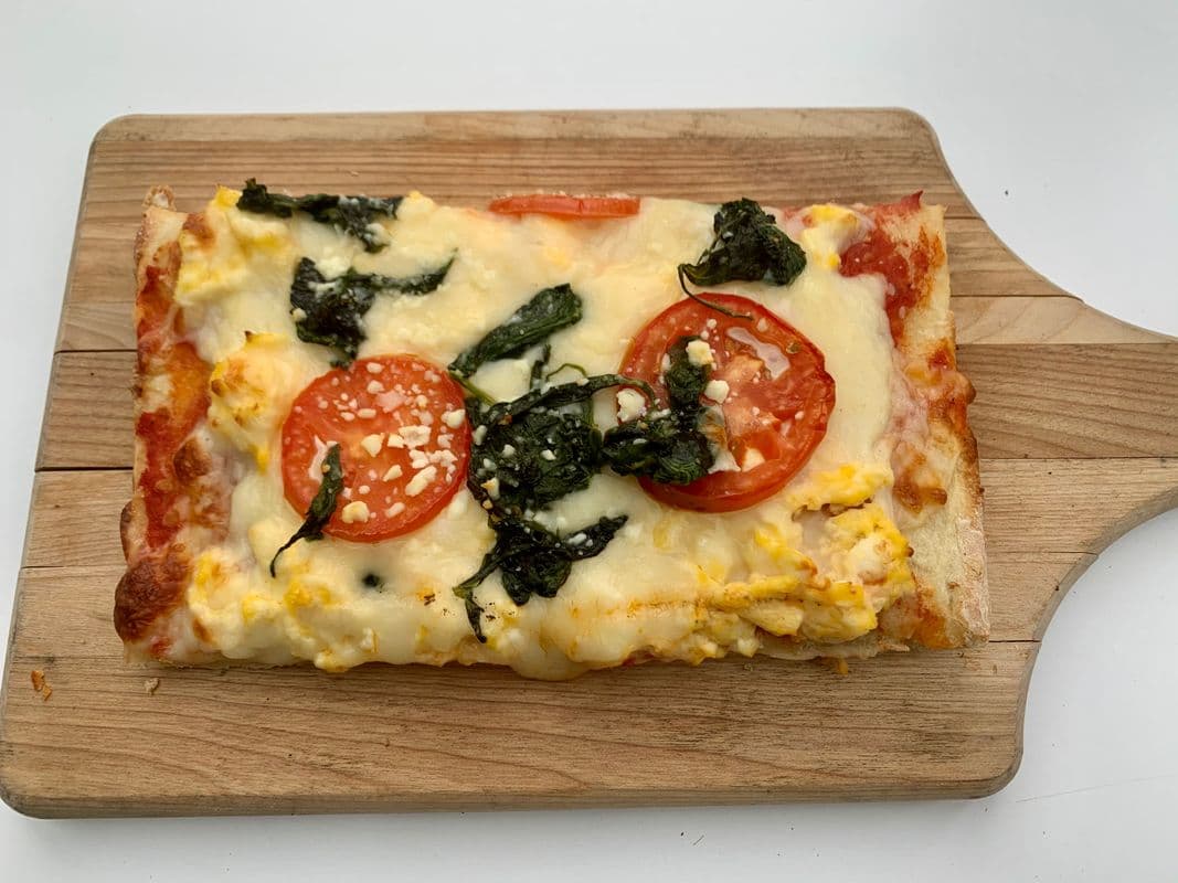 Breakfast Mediterraneo Pizza