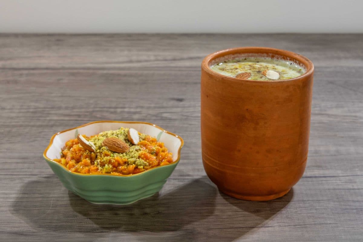 Garm Gajrela + kadhya dudh