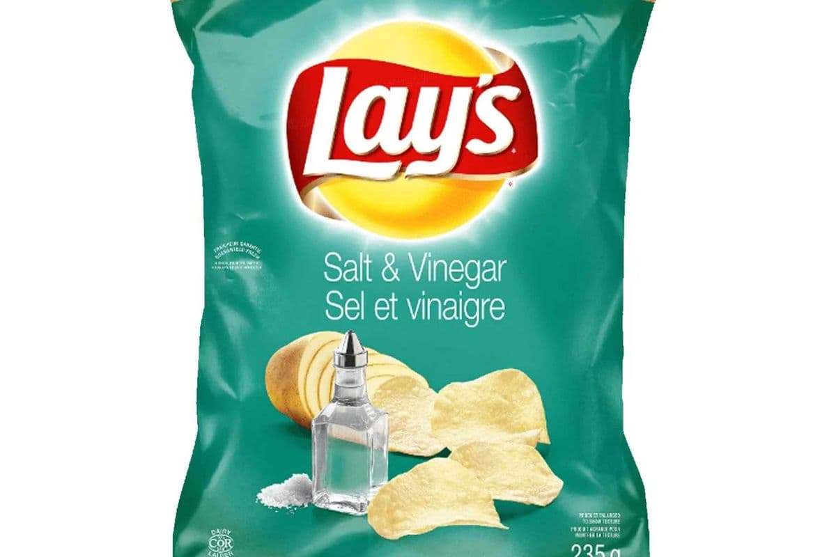 Lay's Potato Chips, Salt and Vinegar (235 g)