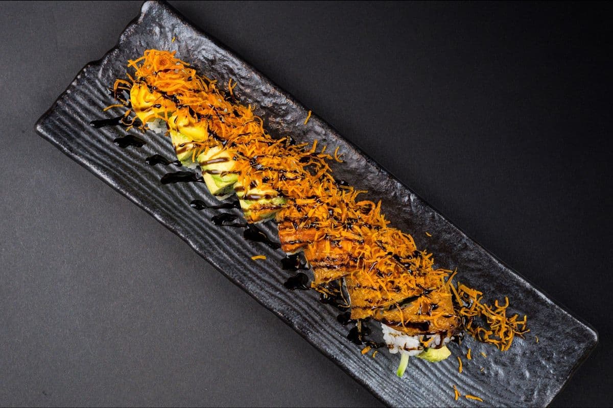 Veggie Dragon Roll (8 Pieces)