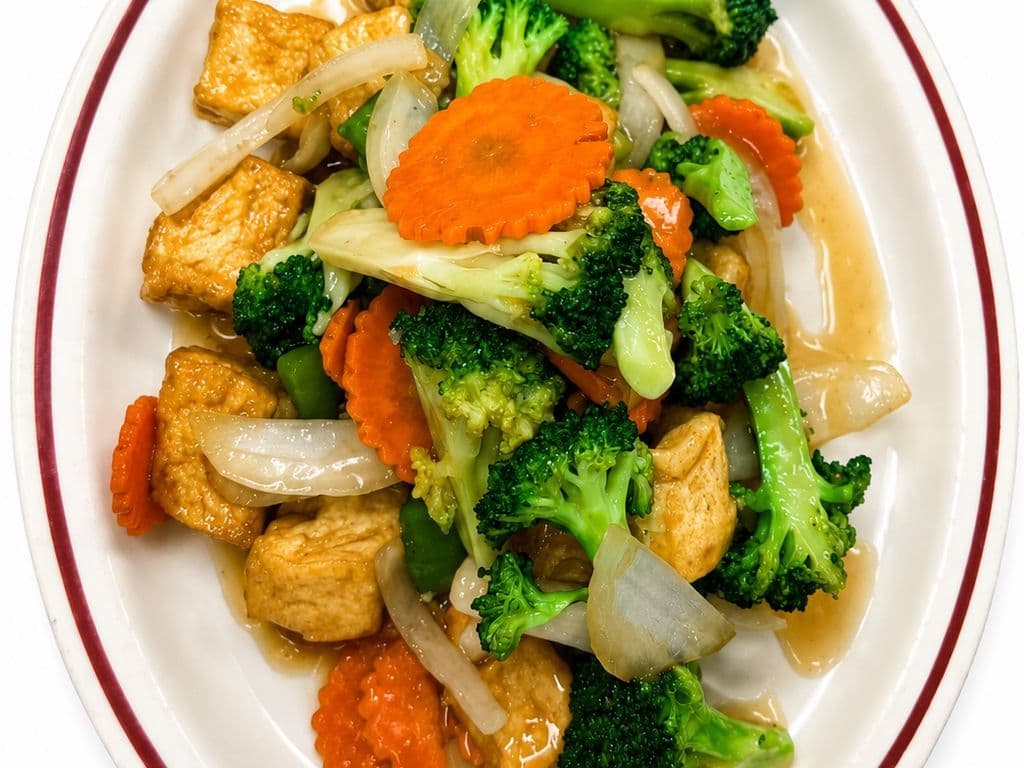 33v.Tofu in Coconut sauce and Vegetables Stir fry