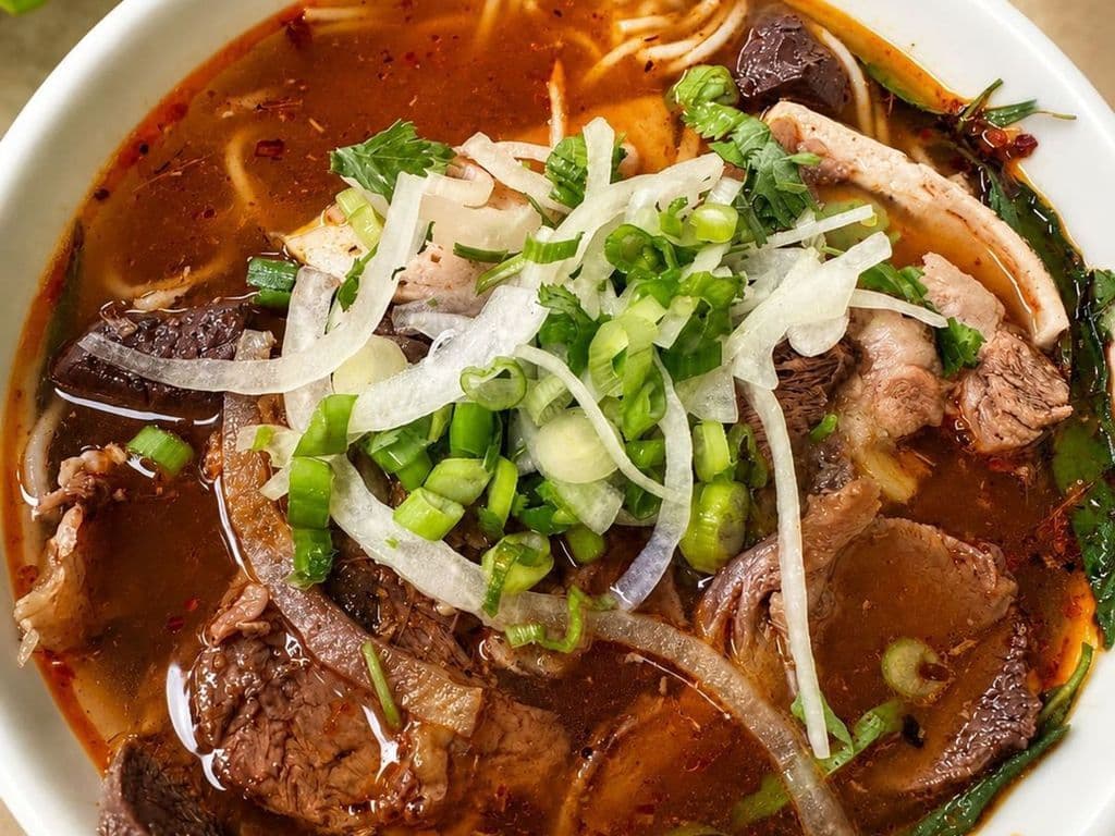 436 Hue Style Spicy Beef Vermicelli Soup (Bun Bo Hue)