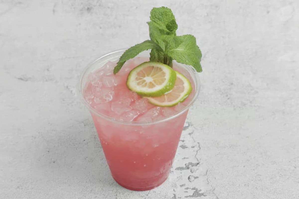 Limonade pétillante à la fraise / Strawberry sparkling lemonade