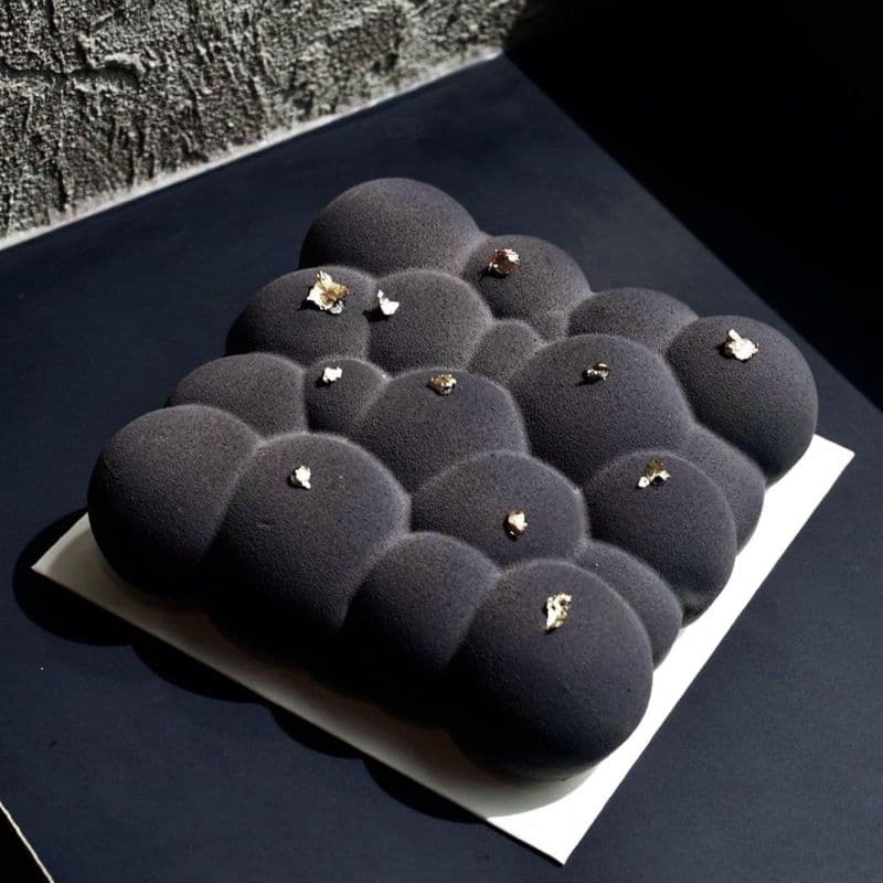 Sesame Noir Cloud Cake 7"