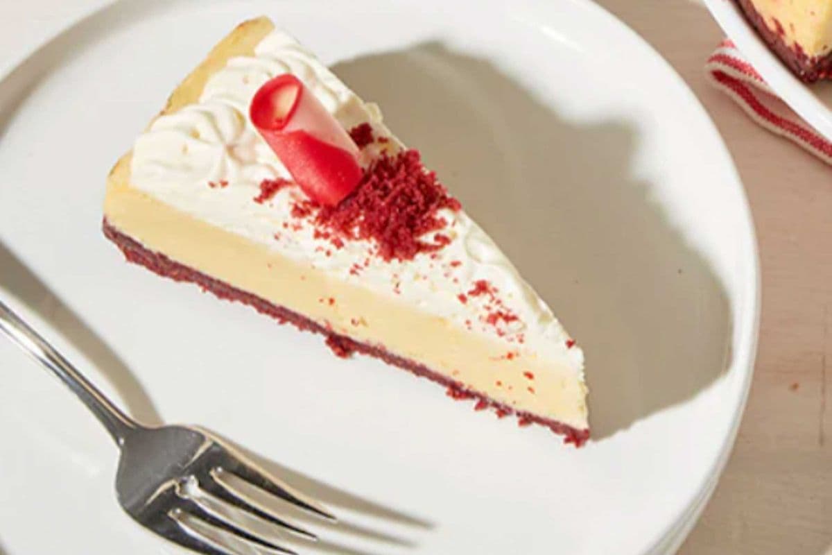 Red Velvet Cheesecake