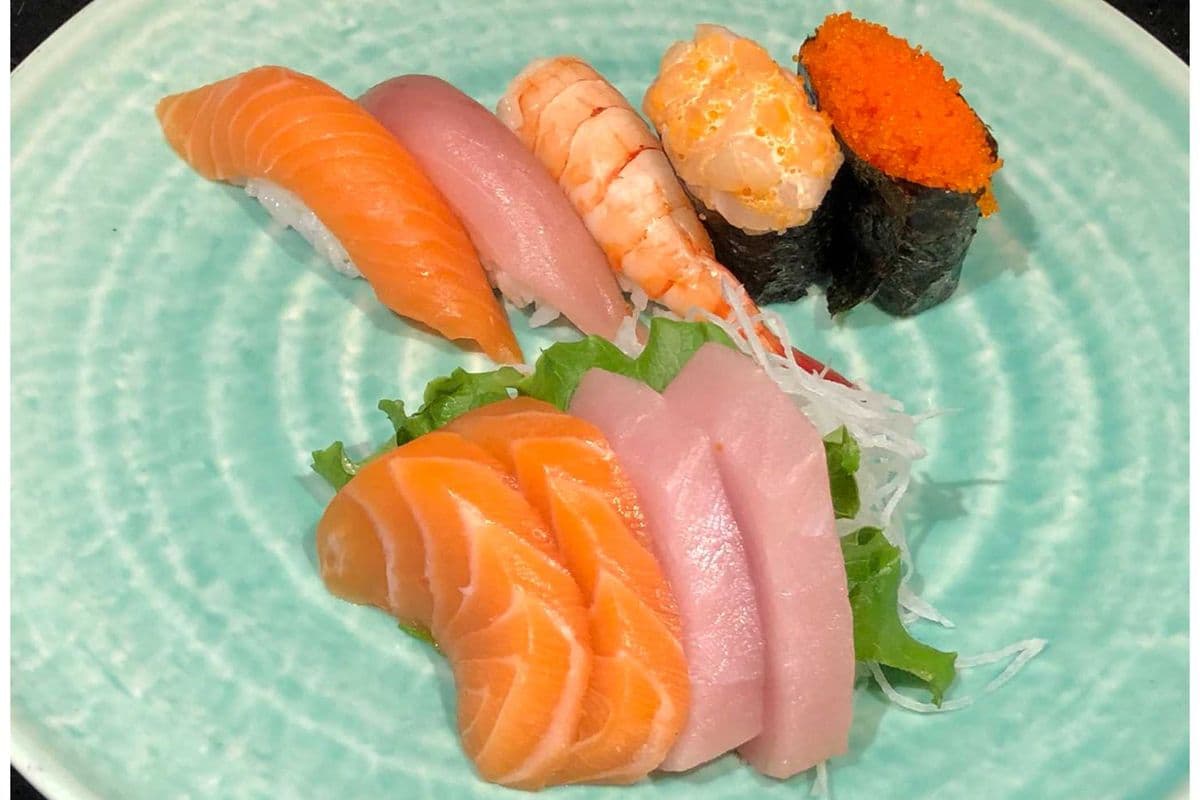 Sashimi and Sushi Combo (9 pcs)