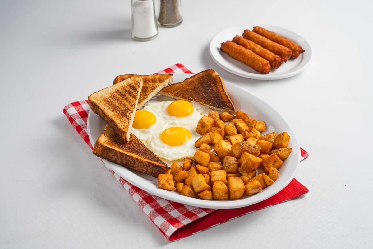 Eggs and Sausage Links