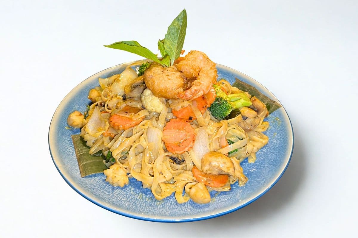Seafood Curry Stir-Fry Noodles