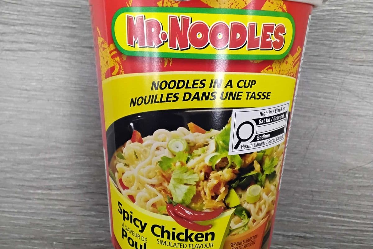 Mr. Noodle (Cup Size) -Spicy Chicken (64g)
