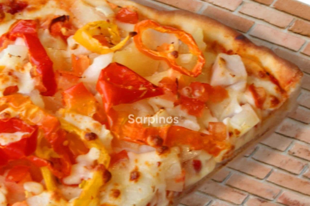 12" Zesty Tandoori Chicken Pizza (Medium (12"))
