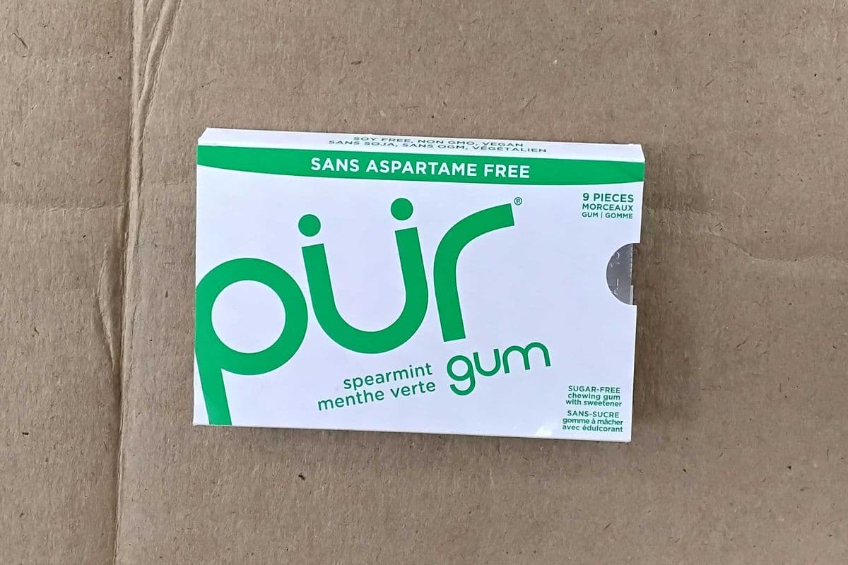 PUR Spearmint Gum.