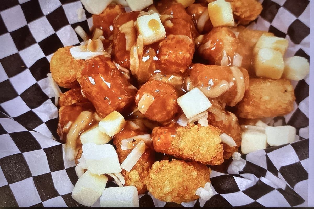 TATOR TOT POUTINE