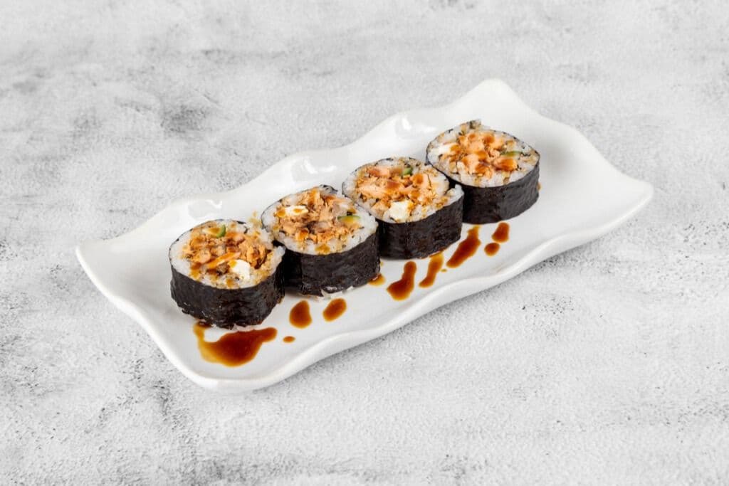 Fully Cooked Salmon Roll (4pcs)