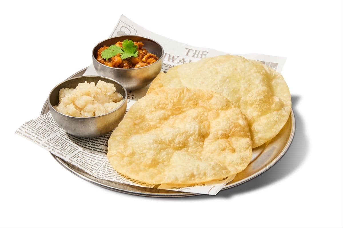 Halwa Puri & Channa (671 Cal)
