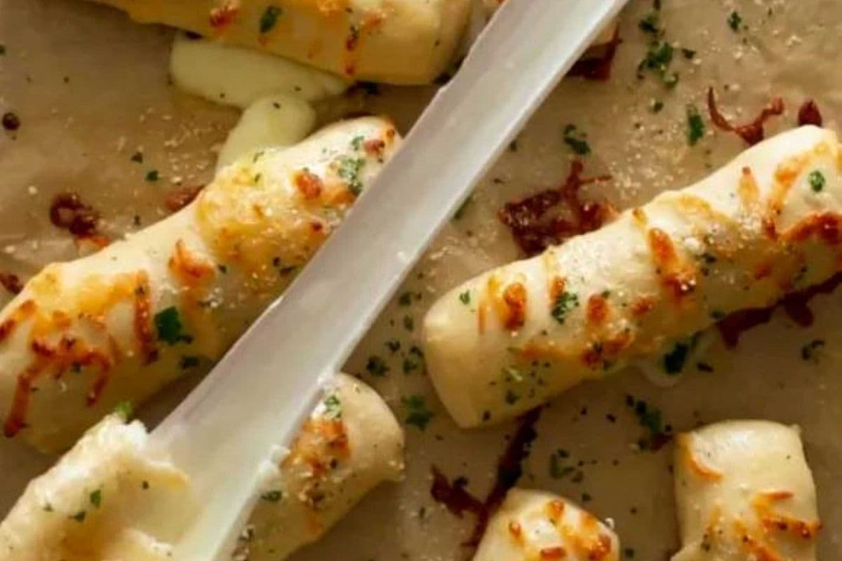 CREAMY GARLIC FINGERS