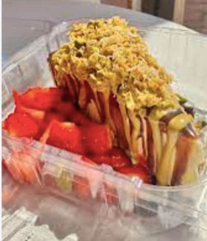 Dubai Biscoff Strawberry Cheesecake