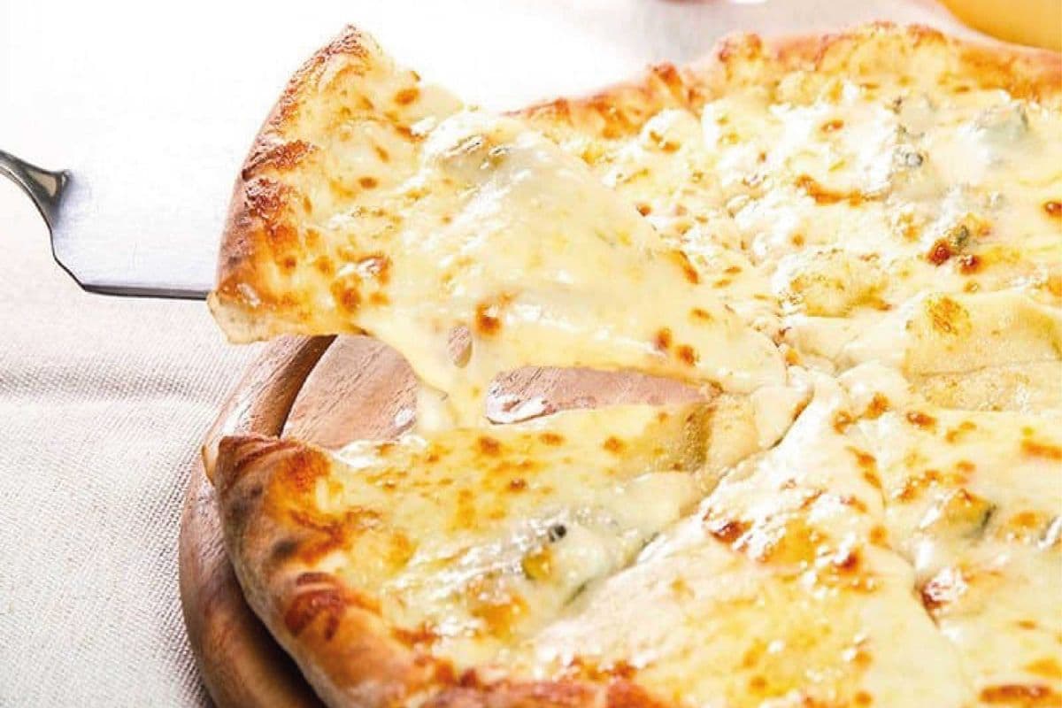 Pizza 18'' aux quatre fromages